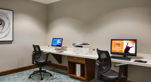 Hampton Inn & Suites Chicago Waukegan