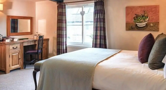 Номер Classic Oak Tree Inn