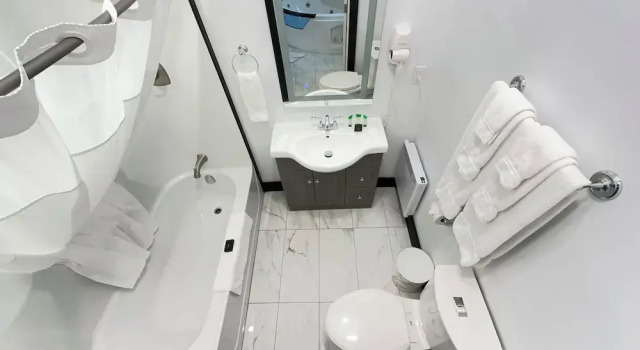 Люкс Royal Motel 7 Inn & Suites