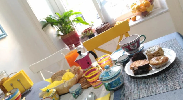 Bed  Breakfast Bonaventura, Book Hotel Hoteller i Salerno med parkering, Parkering