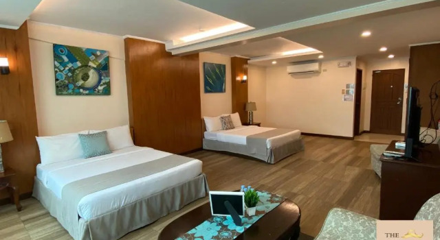 Семейный люкс The Lakeview Suites