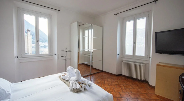 Emi's House Lake Como, Prenota Appartamento Hotel a Como con parcheggio, Parcheggio