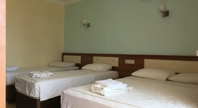 Четырёхместный номер Standard Peri Hotel