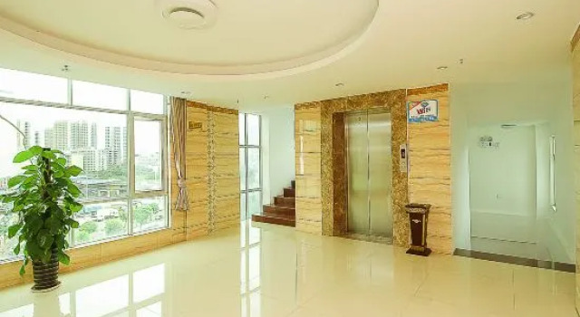 Junya Zhouji Hotel(Haikou East High Speed Railway Station), Prenota Hotel Hotel a Hainan con parcheggio, Parcheggio