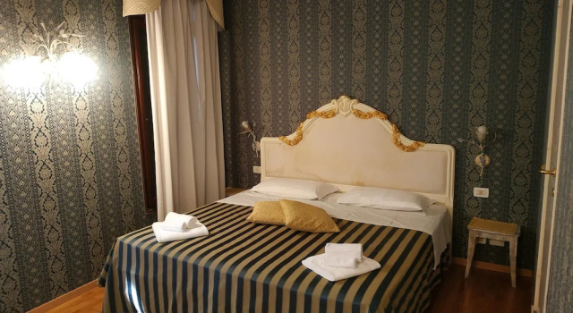 Residenza Nobile, Забронировать Отель Отели Венеции с завтраком, рядом с Станция St. Tomà, Завтраки