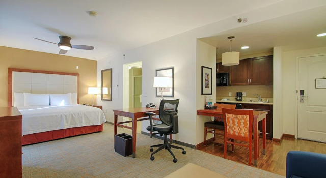 Двухместная студия для некурящих Mobility/Hearing Accessible with Tub Homewood Suites by Hilton Las Vegas Airport