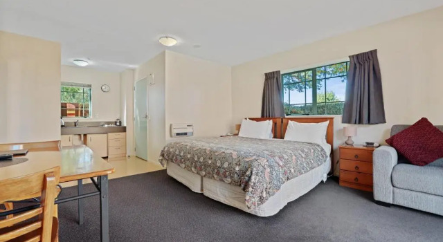Студия Denton Park Motel