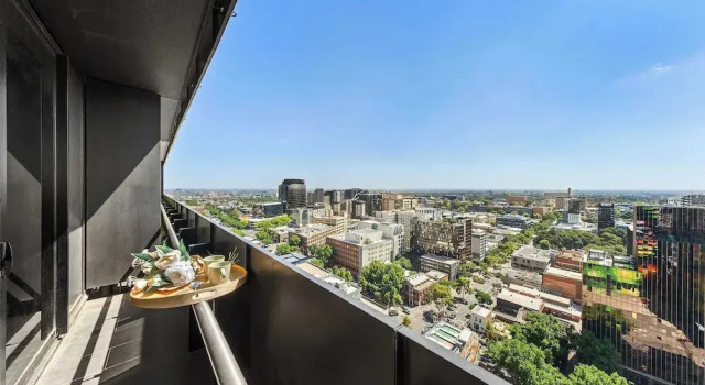 Апартаменты Cozy & Chic 2BR Apt Walk to Melbourne Central