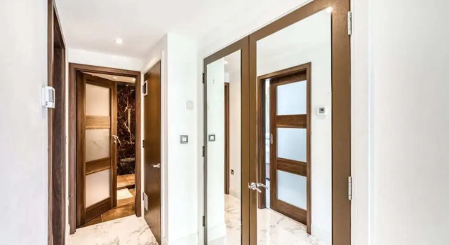Stylish 1bdr Apt W/balcony, Near Victoria Station, Забронировать Отель Отели Англии 3 звезды, 3*