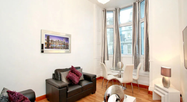 联合街美德公寓(Virtue Apartments - Union Street), Забронировать Апартаменты/квартира Отели Абердина с парковкой, рядом с St Mary's Cathedral, Парковка