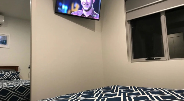 Close To Airport City & Shops, Book Hotel Melbourne 