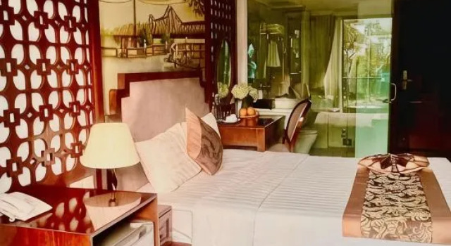 Полулюкс с балконом DE LA SOIE Hotel & Travel