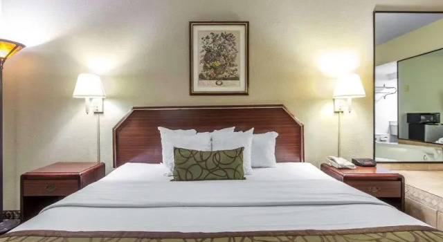 Люкс Business Quality Inn Johnson City near Downtown