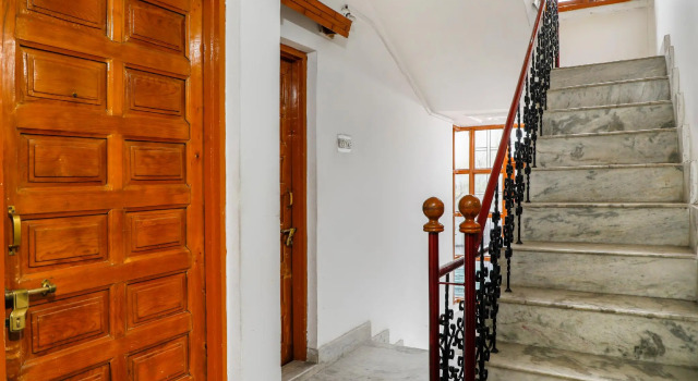 OYO Flagship 72127 Hotel New Crown, Забронировать Отель Сринагар Jammu & Kashmir Ski