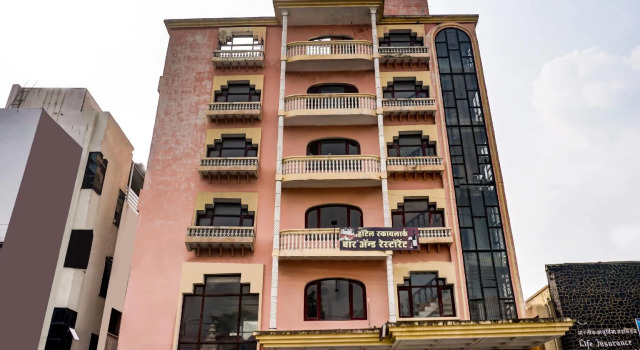 OYO 30503 Hotel Skylark