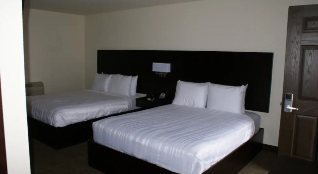 Четырёхместный номер Standard Boarders Inn & Suites by Cobblestone Hotels - Syracuse