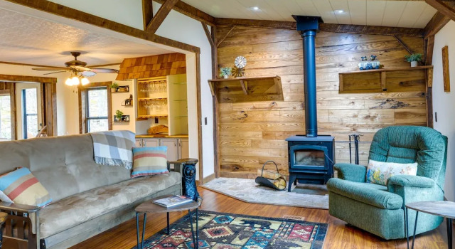Коттедж Alpine Lake Resort Cabin Rental w/ Pool Access!