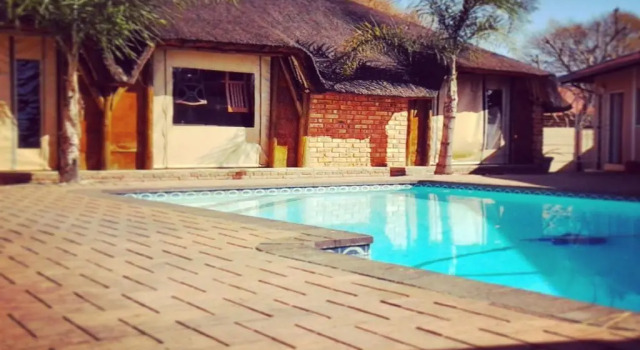 Gold Reef Lodge, Забронировать Отель Йоханнесбург Гаутенг, рядом с Парк аттракционов Gold Reef City и казино