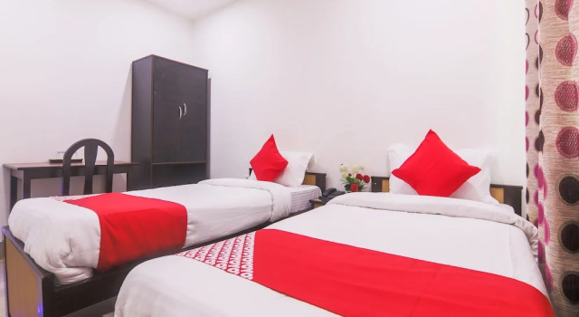 OYO 23008 Labanya Holiday Home, Book Hotel Jorhat Assam