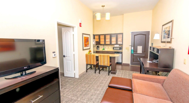Четырёхместный люкс c 1 комнатой Staybridge Suites Houston - IAH Airport by IHG