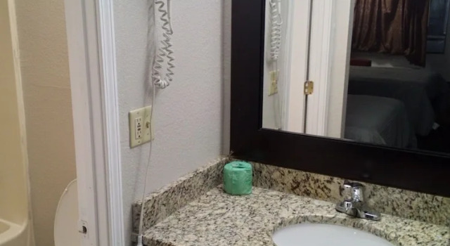 Четырёхместный номер Standard Nations Inn Kinston