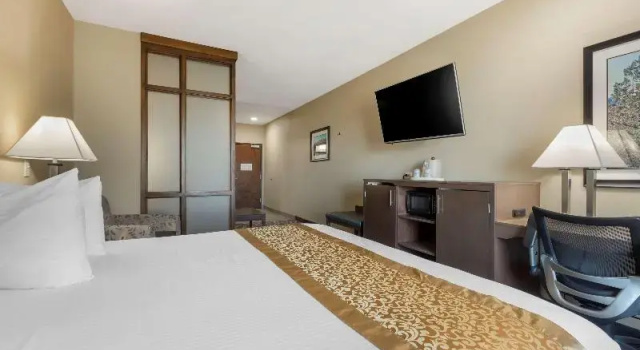 Четырёхместный люкс Best Western Plus Fort Stockton Hotel