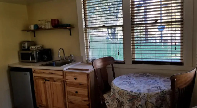 Двухместная студия Deluxe China Creek Cottages