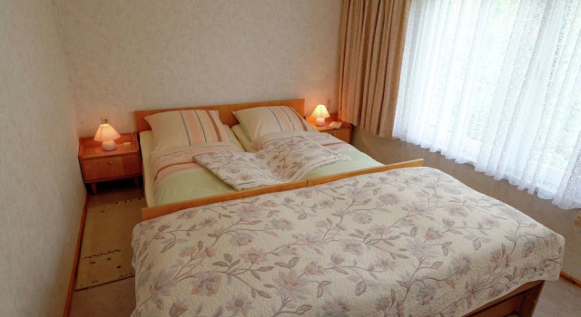 Lovely Holiday Home With Terrace, Garden, Awning, Heating, Prenota Casa vacanze Cottage a Garz, Cottage