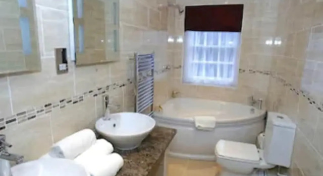 Трёхместный семейный номер Standard Newtown House Hotel