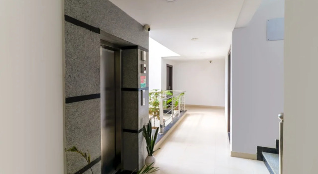 Tipsyy Inn Suites 007