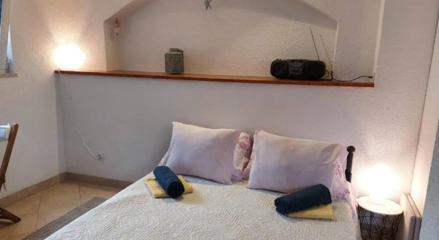 Apartments FRAGOLINA, Buchen Sie Ferienwohnung Island Solta Gespanschaft Split-Dalmatien