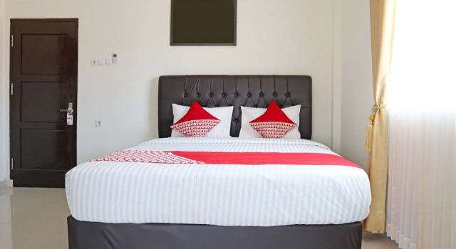 Mahakam Guest House by OYO Rooms, Rezerwuj Pensjonat Padang Sumatra