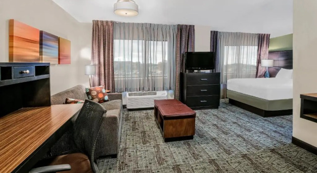 Двухместный люкс Staybridge Suites Lubbock-University Area by IHG