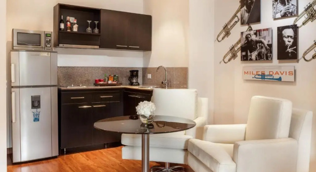 Люкс с видом на город Jazz Apartments