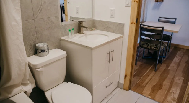 Четырёхместный номер Standard Golden Village Lodge