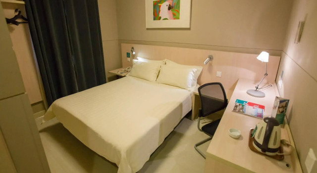 Jinjiang Inn Shanghai Fengxian Nanqiao Road, Varaa Hotelli Fengxian Shanghai