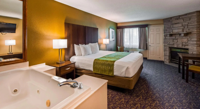 Номер Standard с видом на реку Best Western Plaza Inn