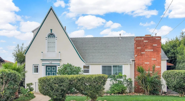 New Listing! Updated Victorian W/ Downtown Views 3 Bedroom Home, Забронировать Дом для отпуска Коттеджи Сан-Диего, рядом с Cygnet Theatre, Коттедж