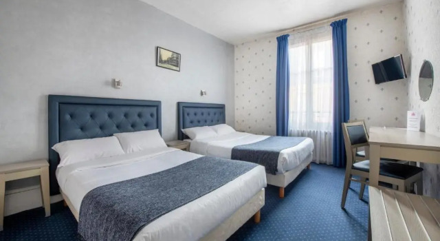 Четырёхместный номер Standard Royal Hotel Versailles