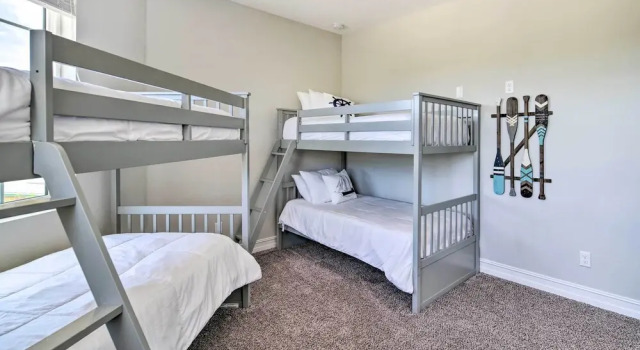 Апартаменты Upscale Florida Townhome - 1/2 Mi to Beach!