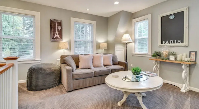 2 Mi to Bay Park: Milwaukie Getaway on 1 Acre!, Rezervați Hotel Milwaukie Willamette Valley