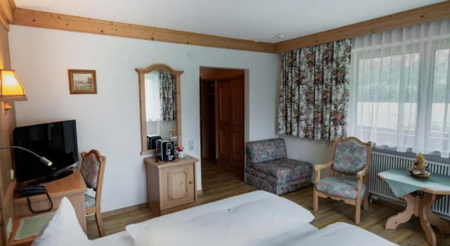 Двухместный номер Standard с балконом Gasthof Schwarzer Adler in Hägerau-Steeg Naturpark Lechtal