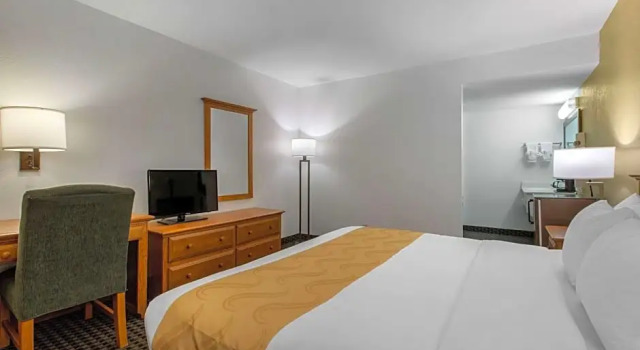 Номер Standard с видом на внутренний двор The Dunes Hotel