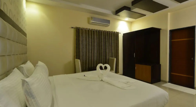Hotel Jhankar Palace
