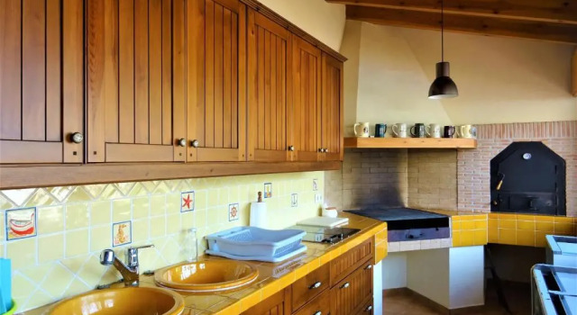 Вилла Villa with private pool and tennis court 150 metres from the sea-Villa el Olivo