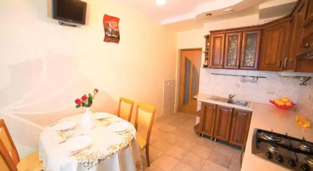 Two-Bedroom Apartment Victoria Gardens, Pivdenniy-Expo