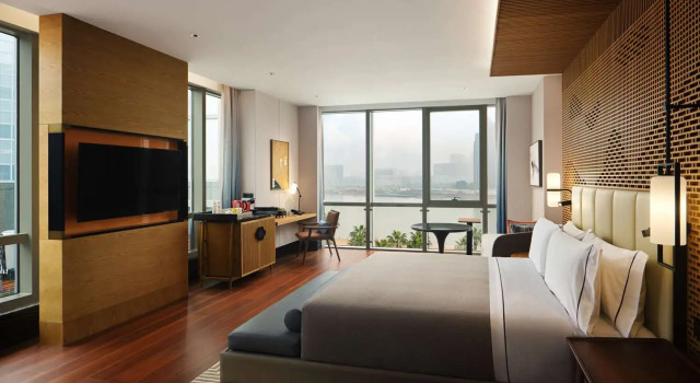 Номер Deluxe с видом на озеро Canopy By Hilton Hangzhou Jinsha Lake