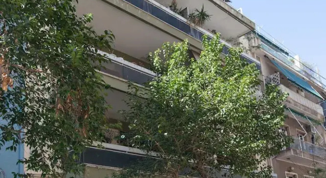 Modern 2 Bd Kipseli Hideaway Patio Apt