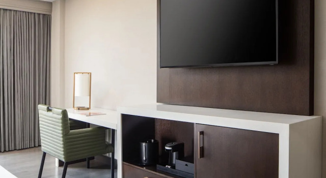 Четырёхместный клубный номер Standard Dallas-Addison Marriott Quorum by the Galleria