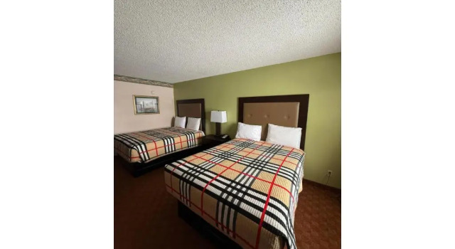 Четырёхместный номер Standard Victorian Inn By OYO Whitesboro US Hwy 82